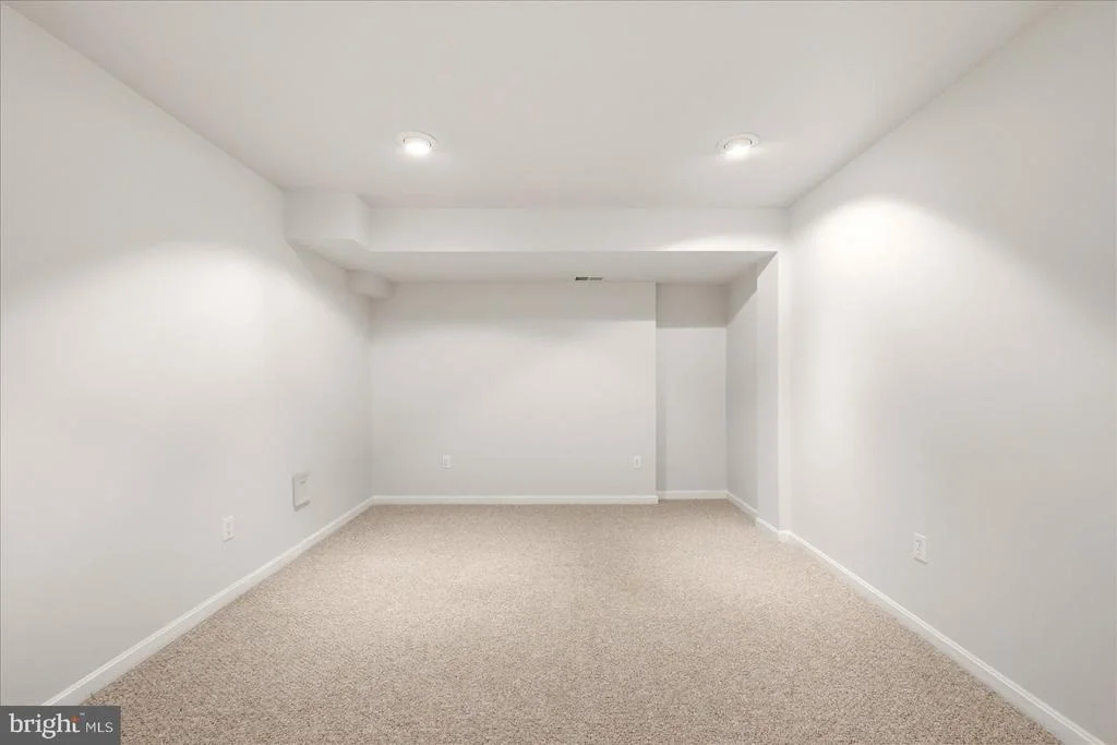 Photo of 3348 LABOURN DRIVE