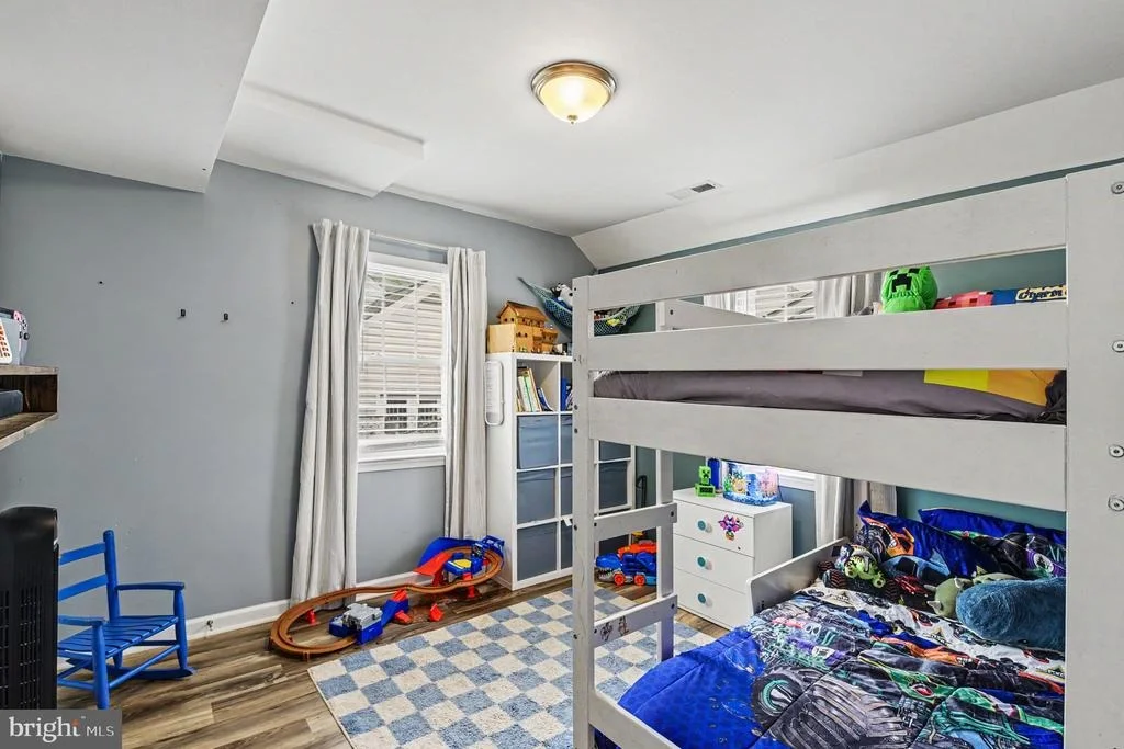 Photo of 3167 BAYBRIAR ROAD