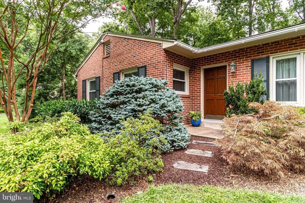 Photo of 4144 ORCHARD DRIVE