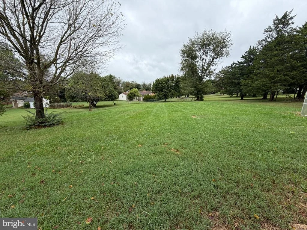 Photo of 3 SPRINGVIEW BOULEVARD