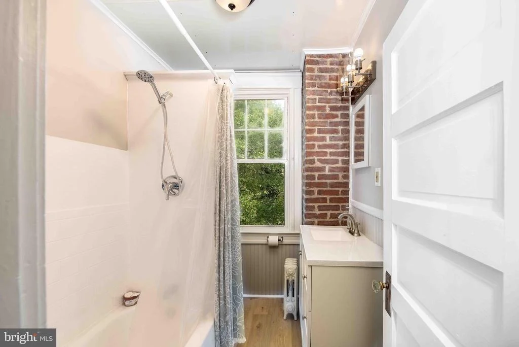 Photo of 1823 MAYFIELD AVENUE