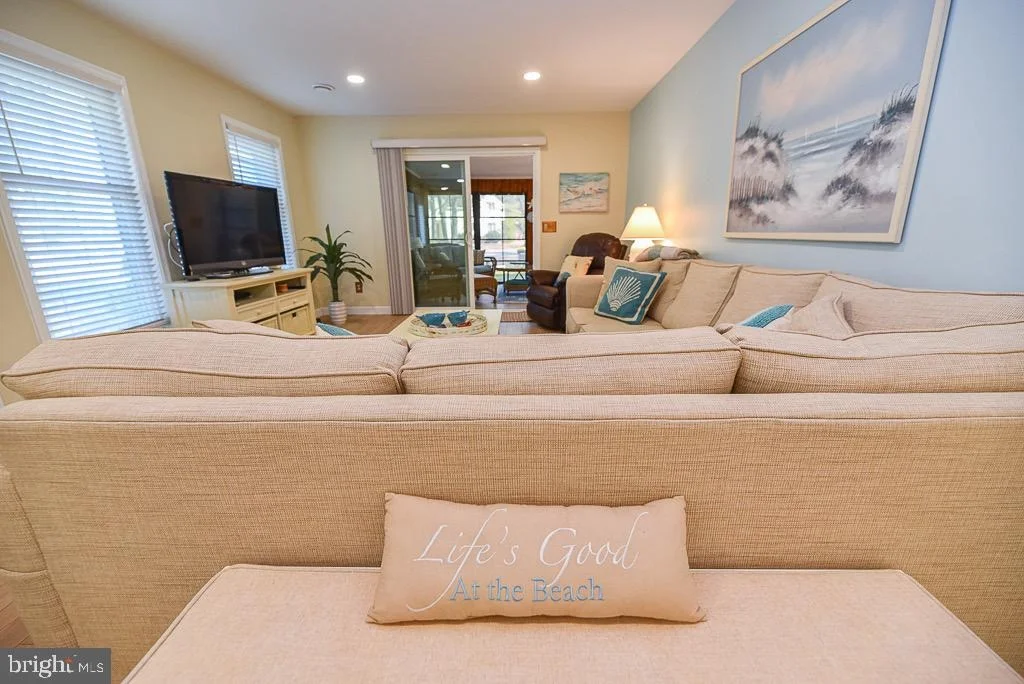 Photo of 956 LAKE VIEW DRIVE