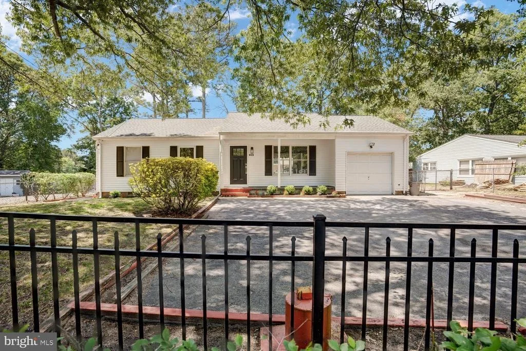 Photo of 615 BEACH BOULEVARD