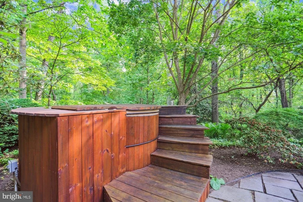 Photo of 222 HILLSBORO DRIVE