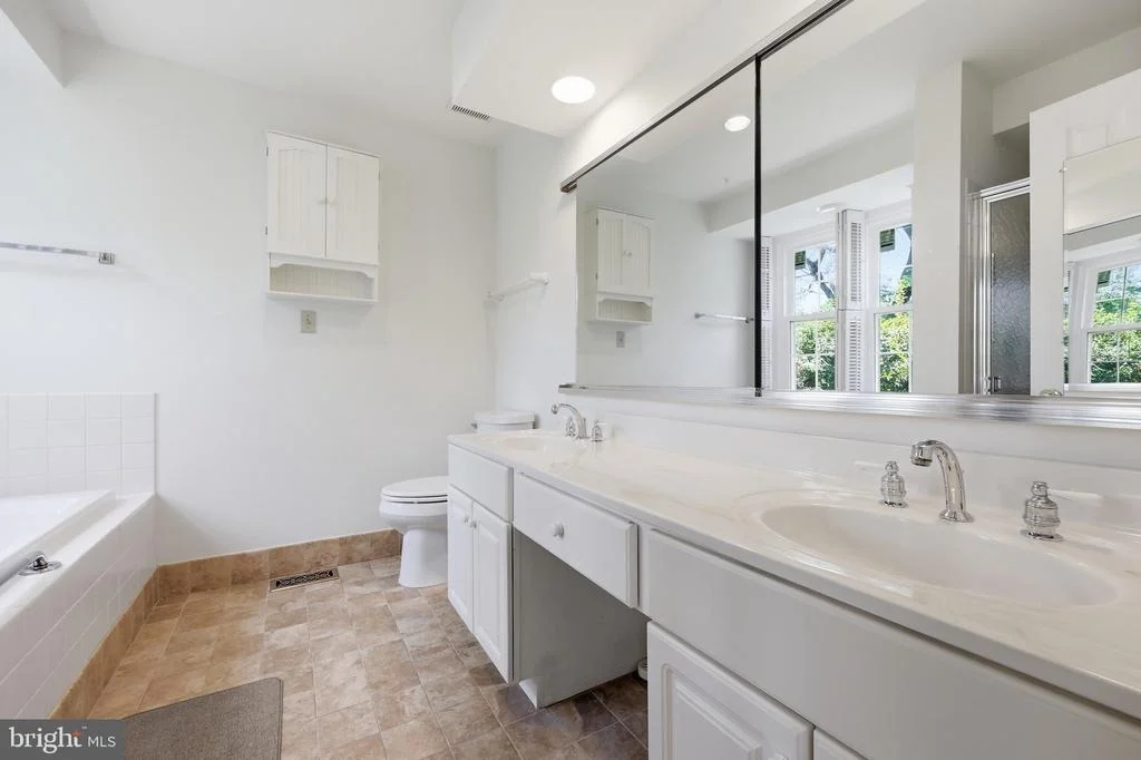 Photo of 2417 BEAR DEN ROAD