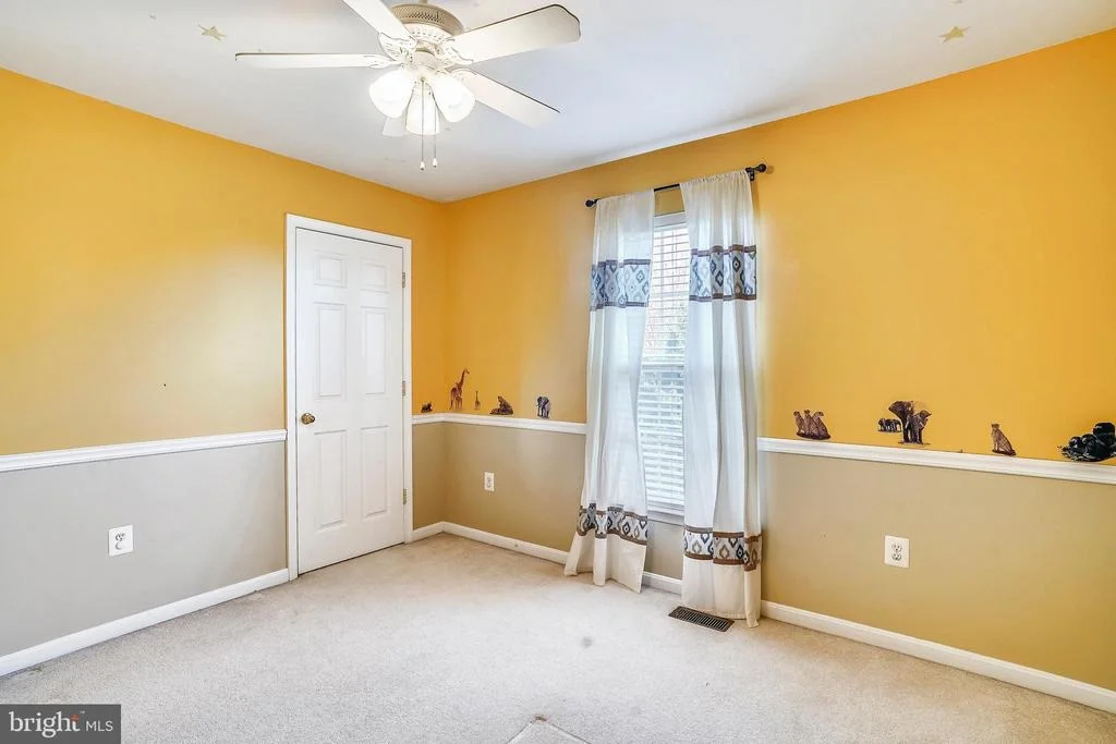 Photo of 2240 W GREENLEAF DRIVE