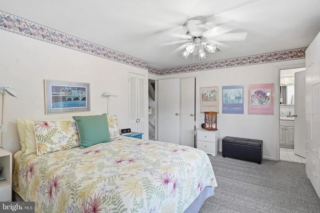 Photo of 2303 FARRINGDON ROAD