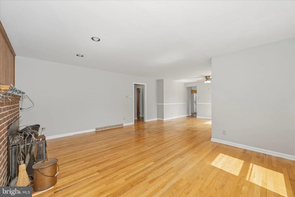 Photo of 7 DELLA LANE