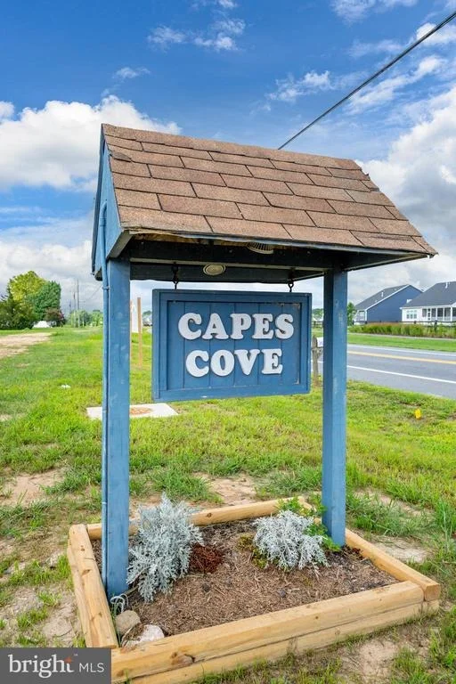 Photo of 16319 CAPES COVE LANE