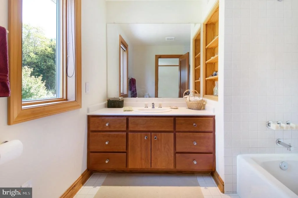 Photo of 1402 THURSTON ROAD