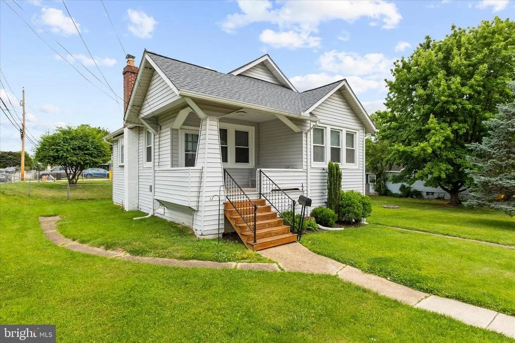 Photo of 40 HAMPTON ROAD