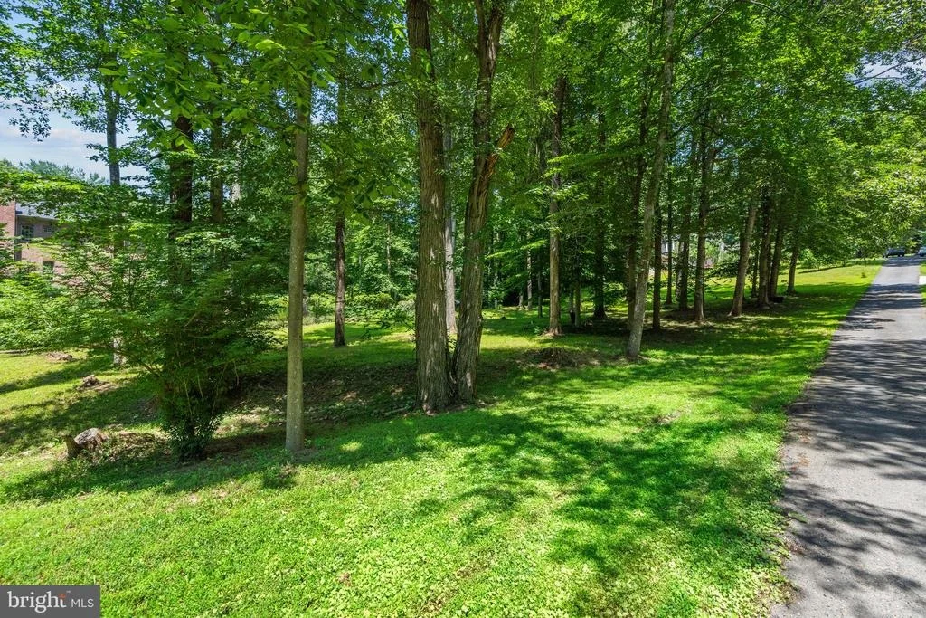 Photo of 10418 ADEL ROAD