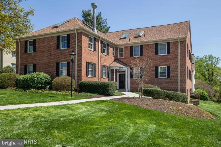 Photo of Unit 204 at 8207 GRUBB ROAD