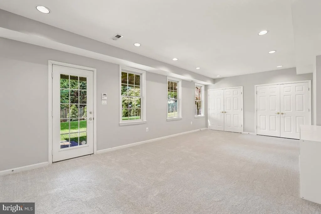 Photo of 12708 YOUNG LANE