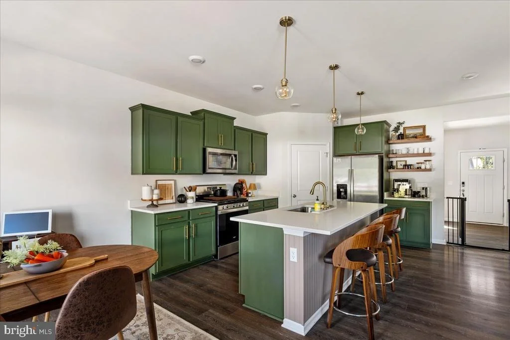 Photo of 320 TYSON DRIVE