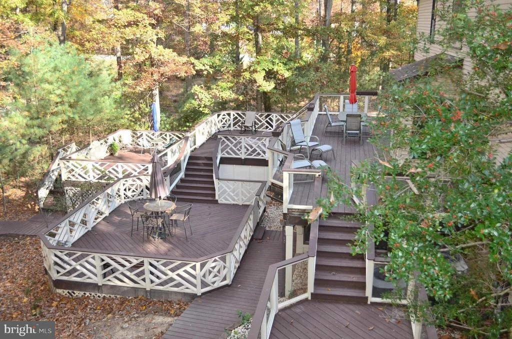 Photo of 7990 WHITTING DRIVE