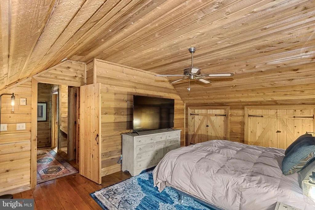 Photo of 1263 FROGTOWN ROAD