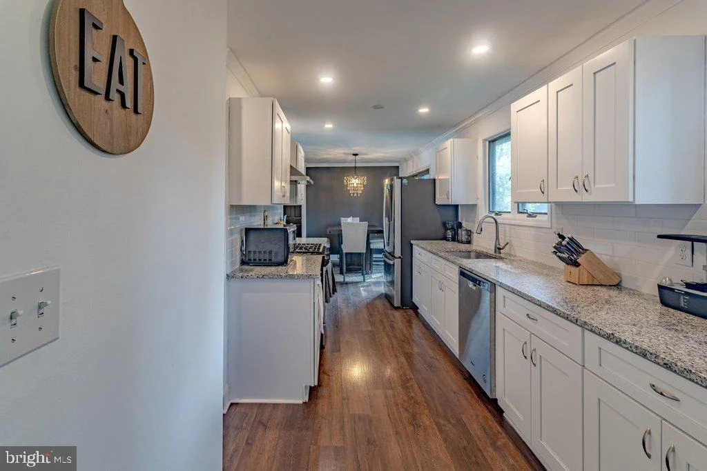 Photo of 300 3RD AVENUE