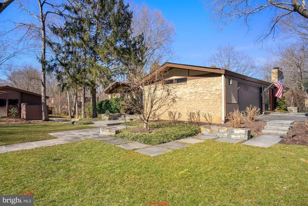 Photo of 3010 CUNNINGHAM DRIVE