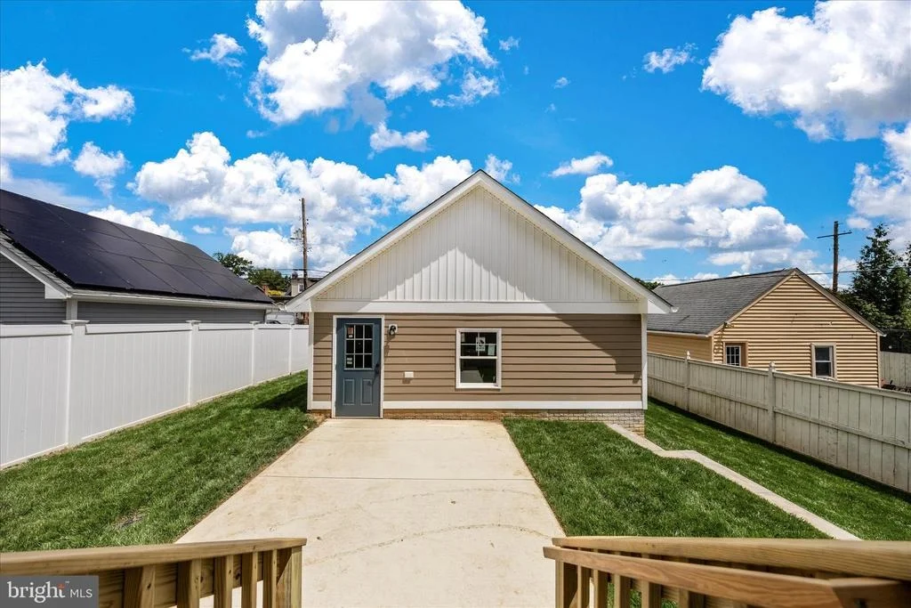 Photo of 109 W 13TH STREET