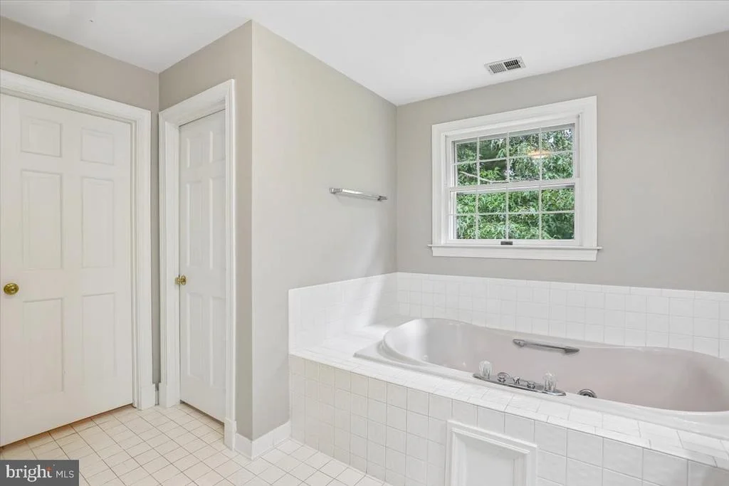 Photo of 899 LINGANORE DRIVE