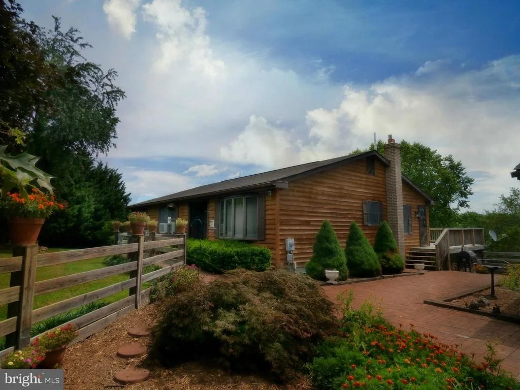 Photo of 8409 MAPLEVILLE ROAD