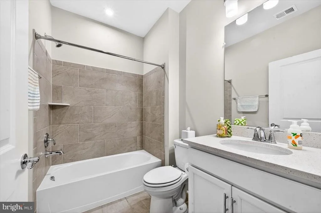 Photo of 21717 HAWKSBILL HIGH CIRCLE