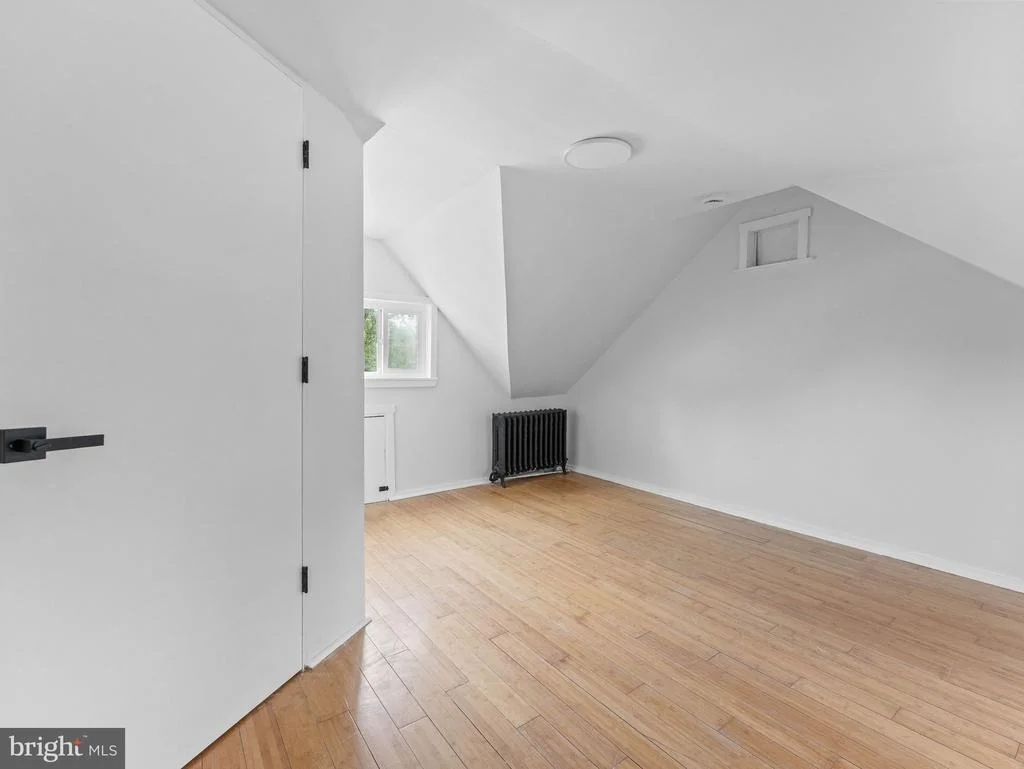 Photo of 215 ERIAL ROAD