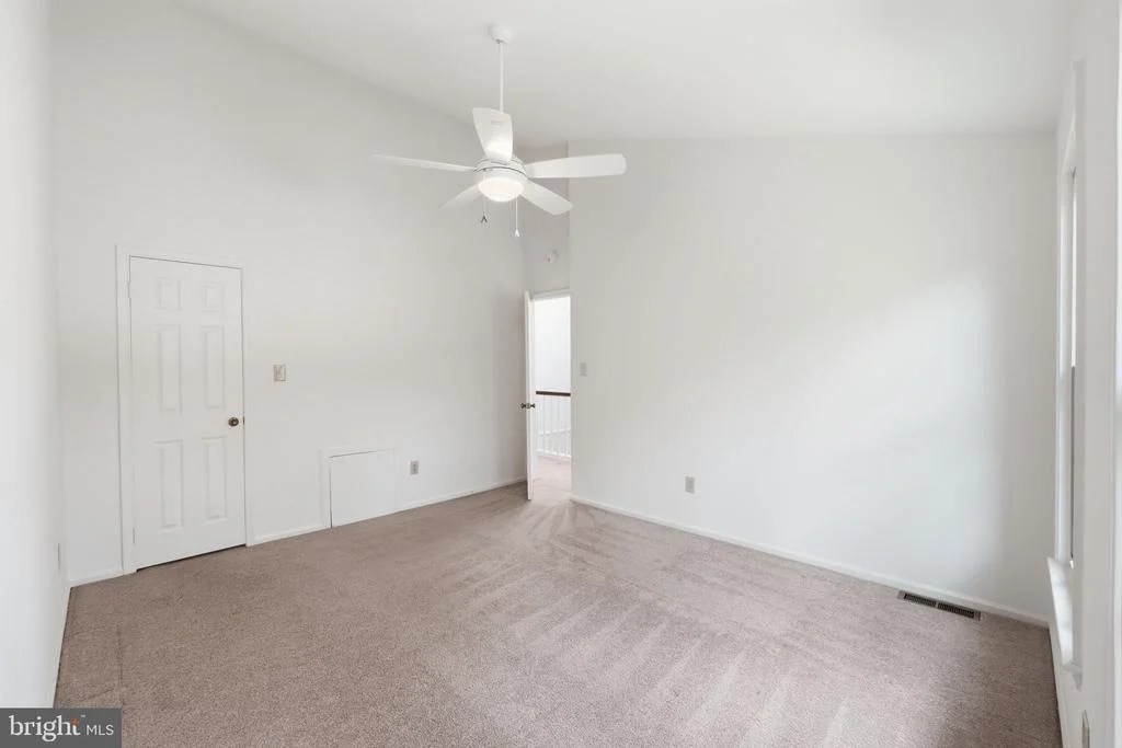 Photo of 909 WILLOWLEAF WAY