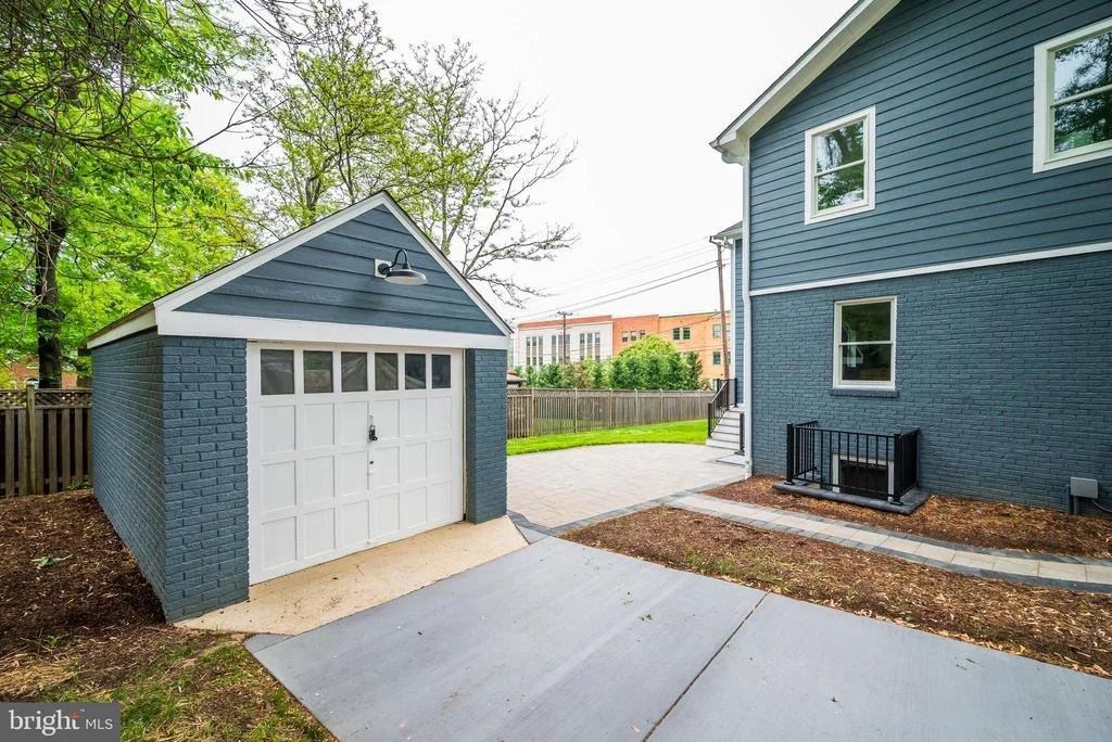 Photo of 601 RAY DRIVE