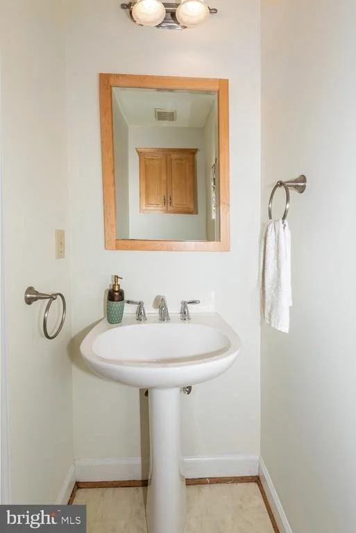 Photo of 1717 JASPER LANE