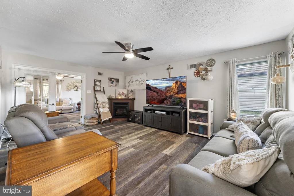 Photo of 256 VALLEY FORGE DRIVE