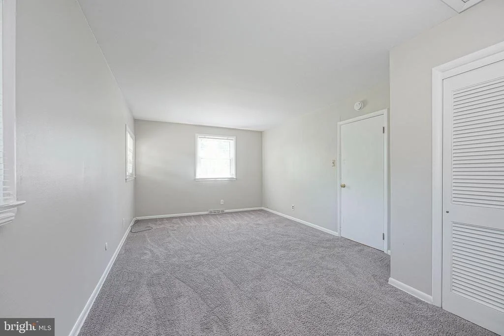 Photo of 1016 EAGLE LANE