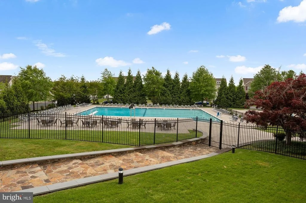 Photo of 821 BENTGRASS DRIVE