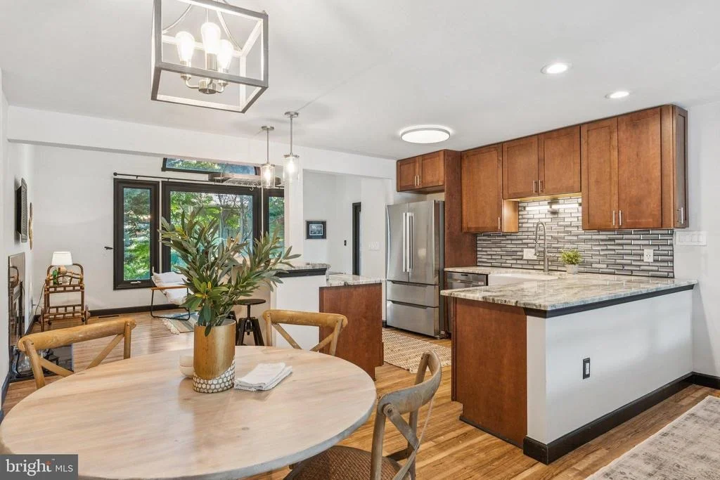 Photo of 910 LANGDON COURT