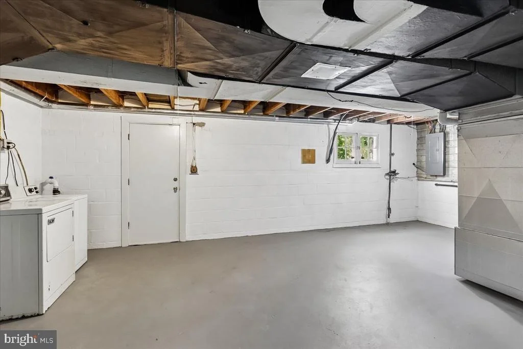 Photo of 12811 LACY DRIVE