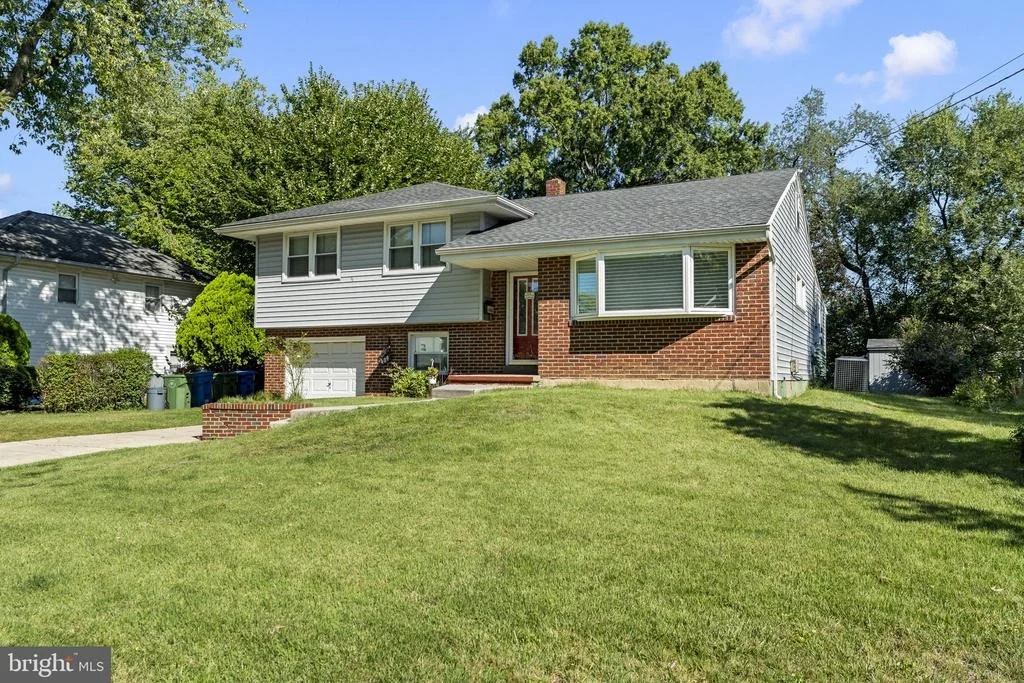 Photo of 409 BRADFORD ROAD