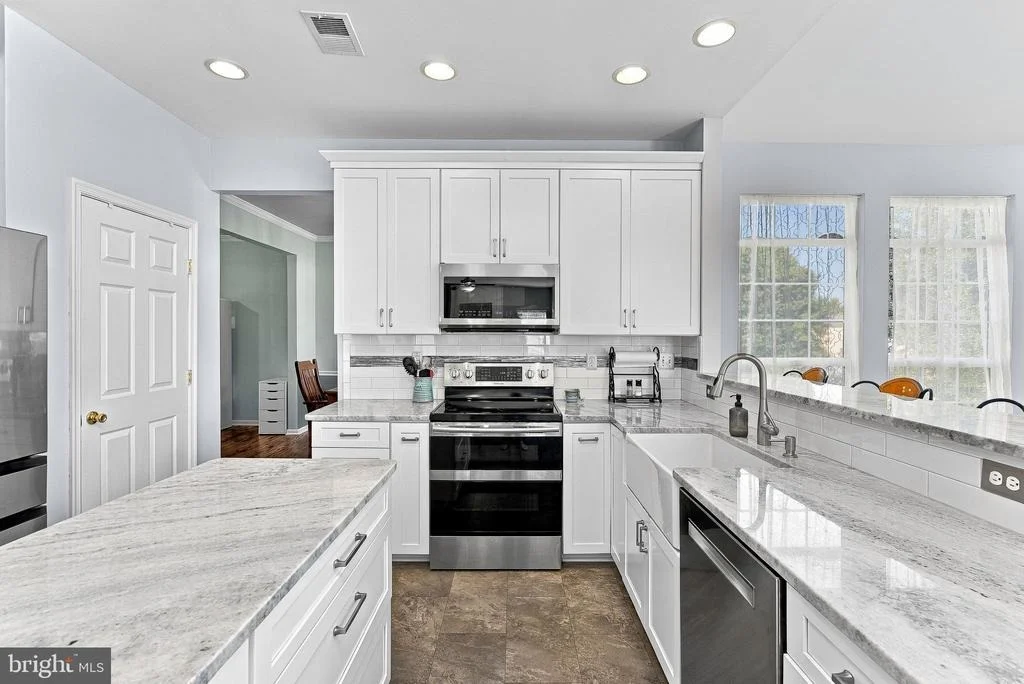 Photo of 945 DEVONSHIRE CIRCLE