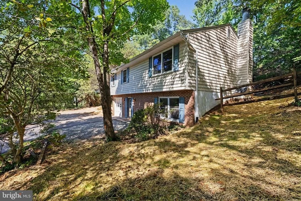 Photo of 7 SENECA TERRACE