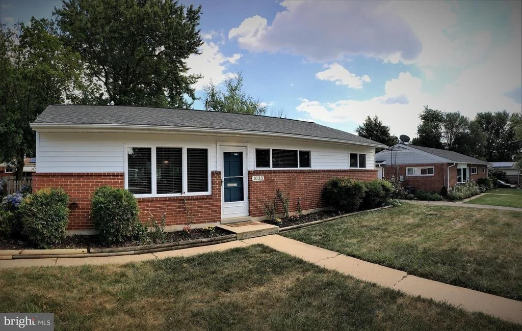 Photo of 1033 MARKSWORTH ROAD