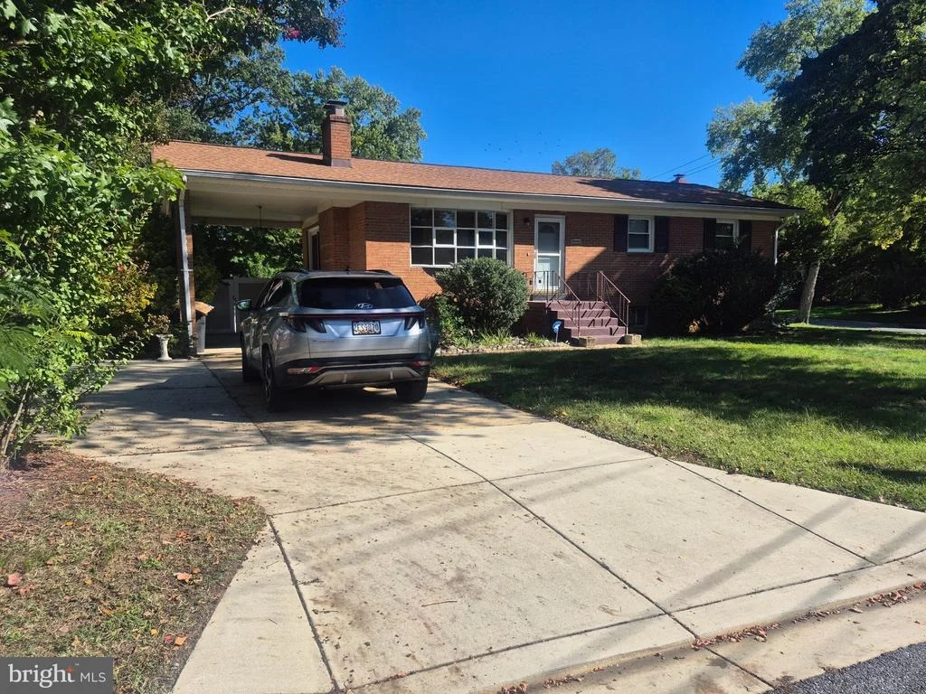 Photo of 10504 MULLIKIN DRIVE