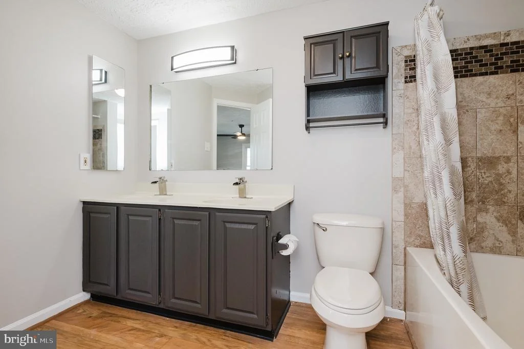 Photo of Unit 207J at 207 OAK LEAF CIRCLE