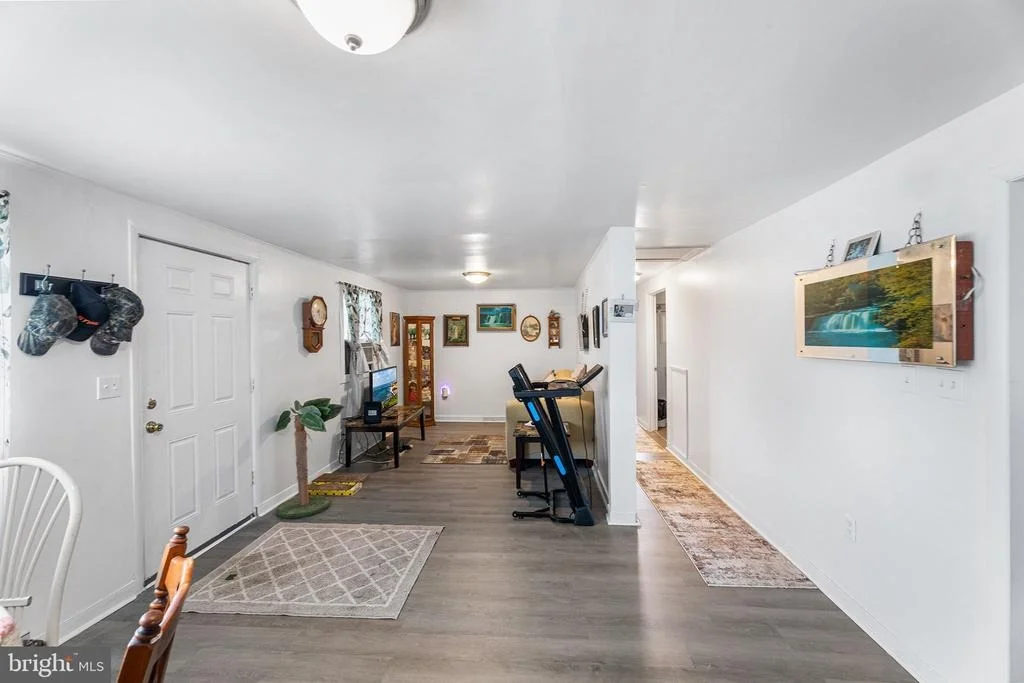 Photo of 21899 LOVERS LANE