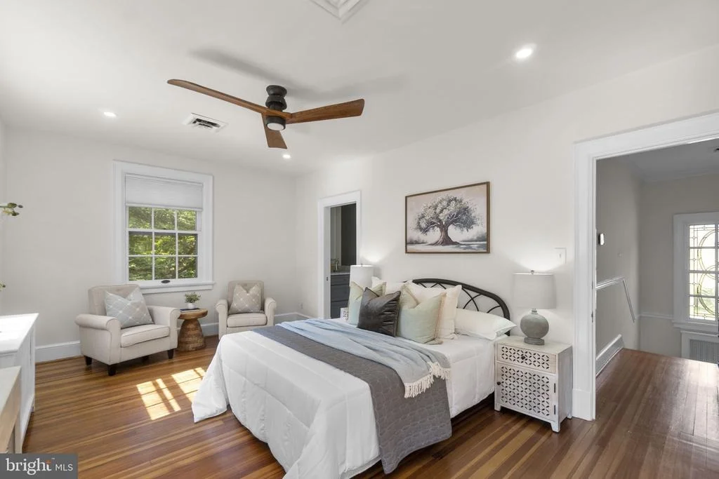 Photo of 305 COLLEGE PLACE