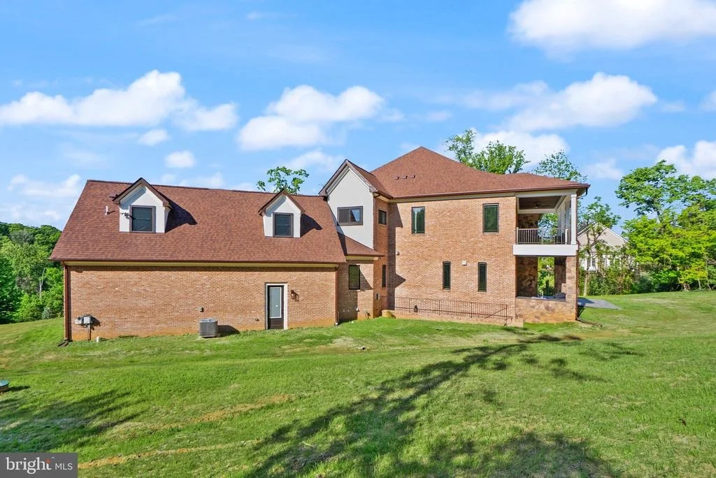Photo of 40925 ALYSHEBA DRIVE