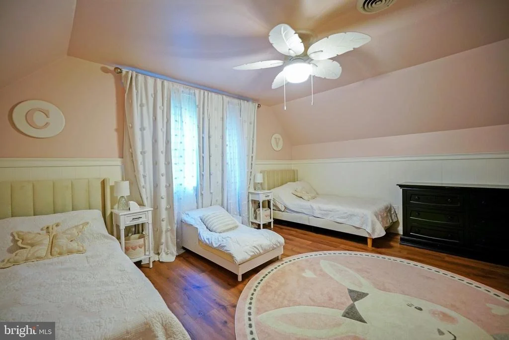 Photo of 101 OAK LANE