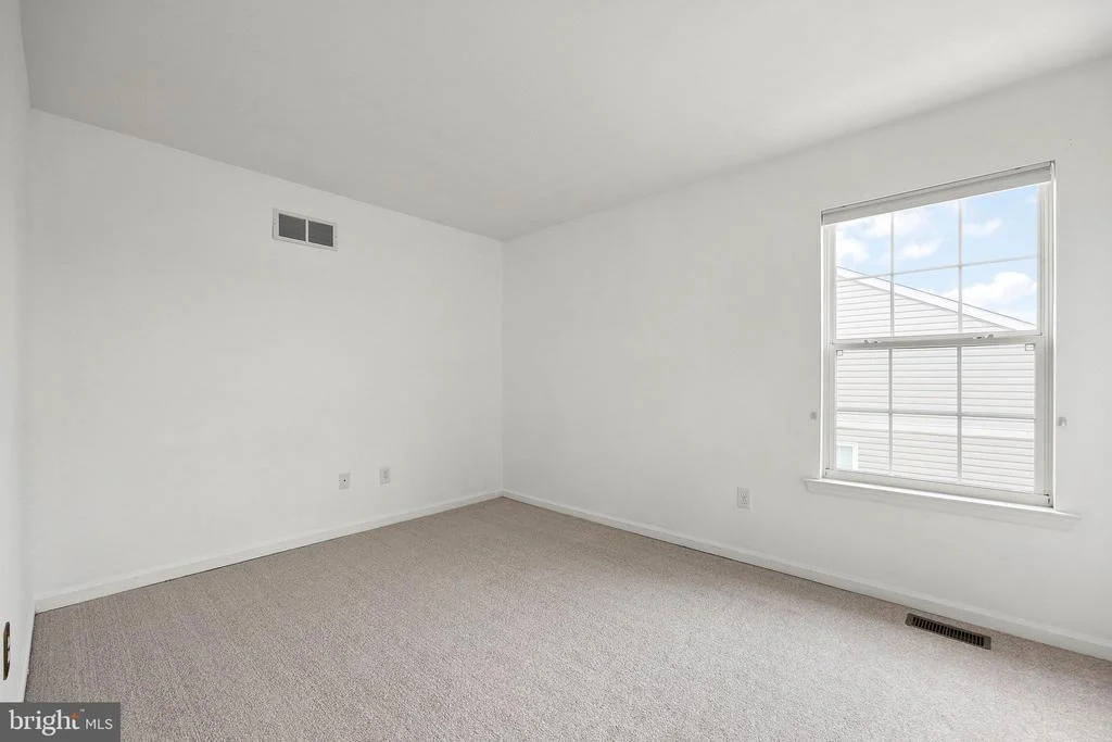 Photo of 704 SHIPTON ROAD