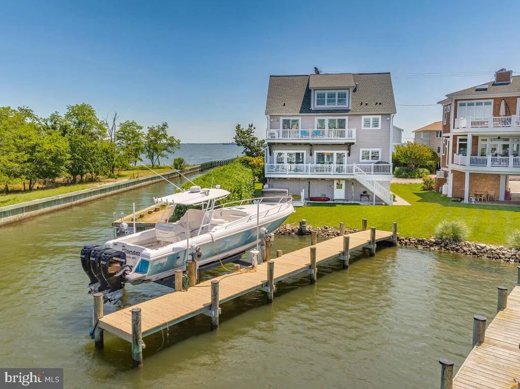 Photo of 3300 SHORE DRIVE