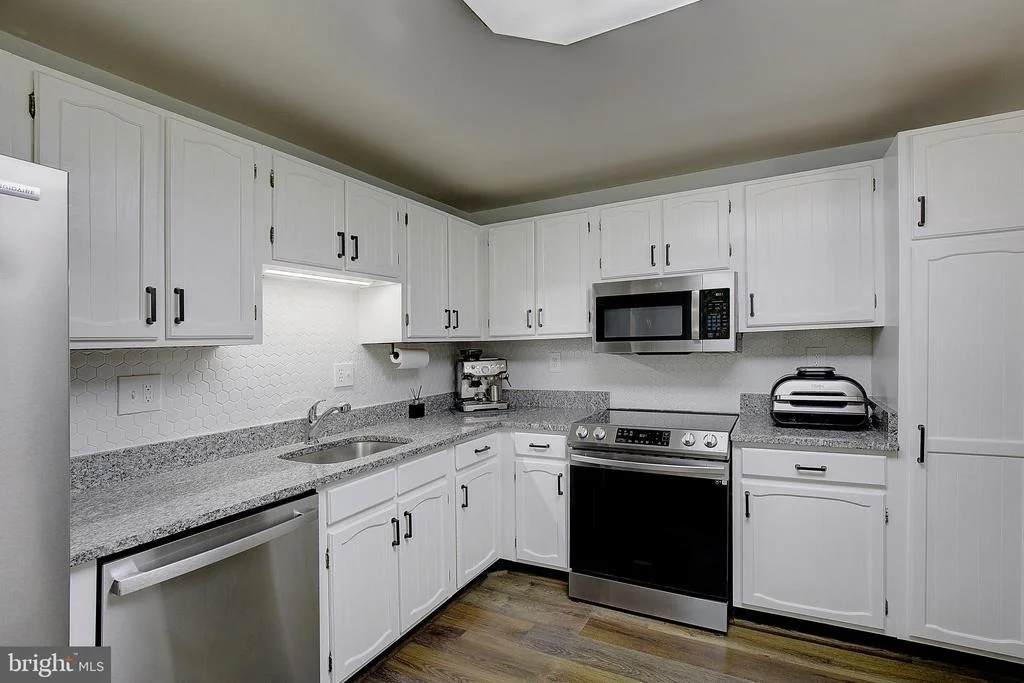 Photo of 2761 PINEWOOD DRIVE