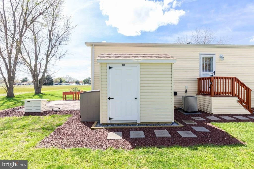 Photo of 31696 SIHAM ROAD